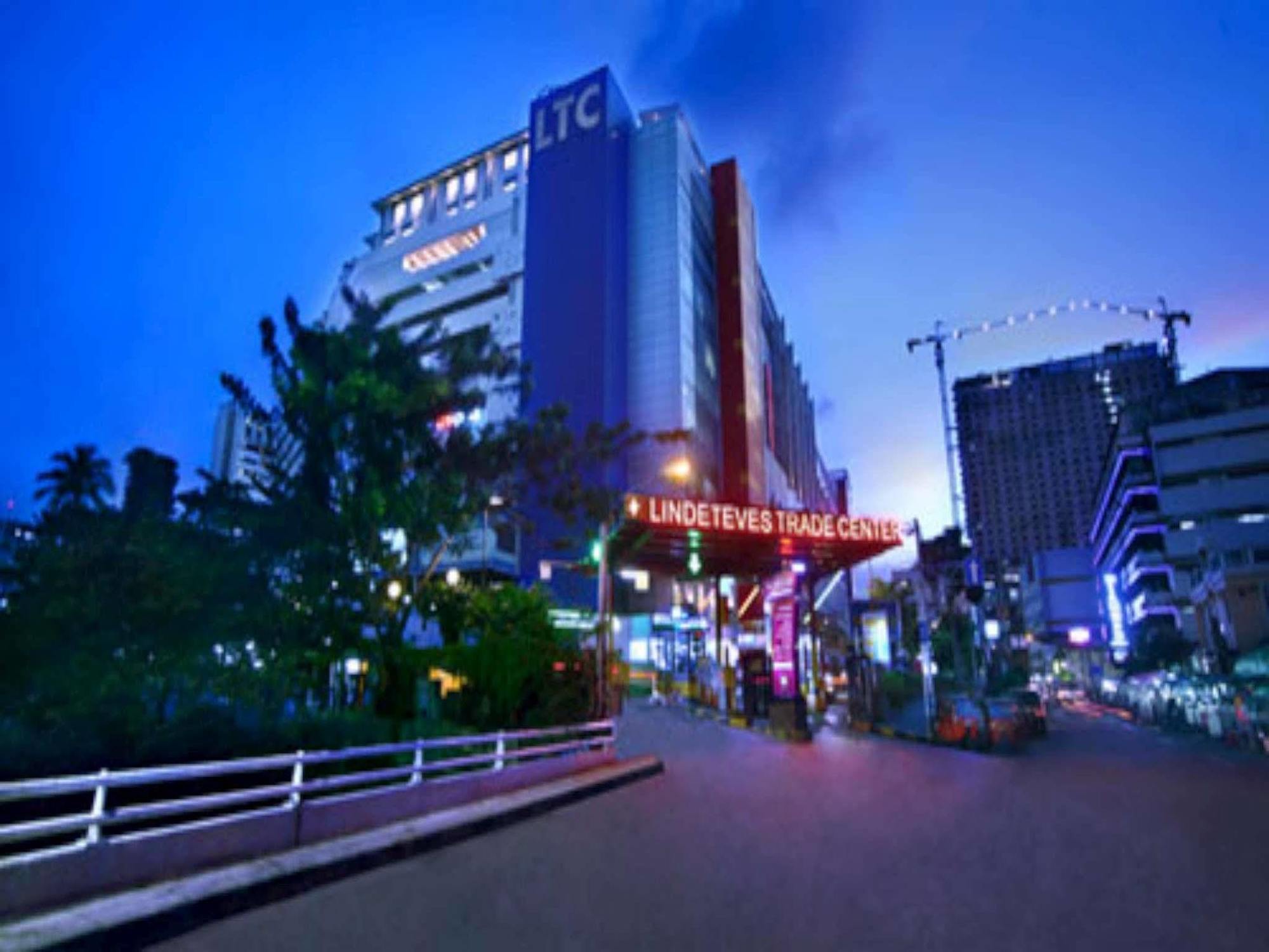 Favehotel Ltc Glodok Jakarta Ngoại thất bức ảnh