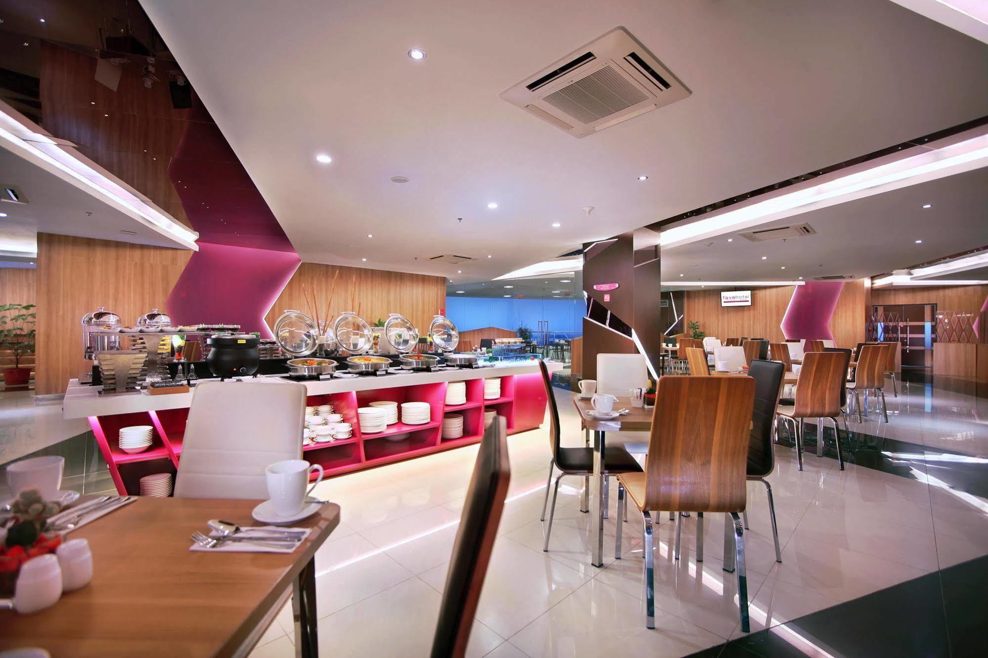 Favehotel Ltc Glodok Jakarta Ngoại thất bức ảnh
